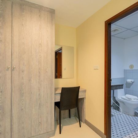 Square One Hotel Patong Exterior photo