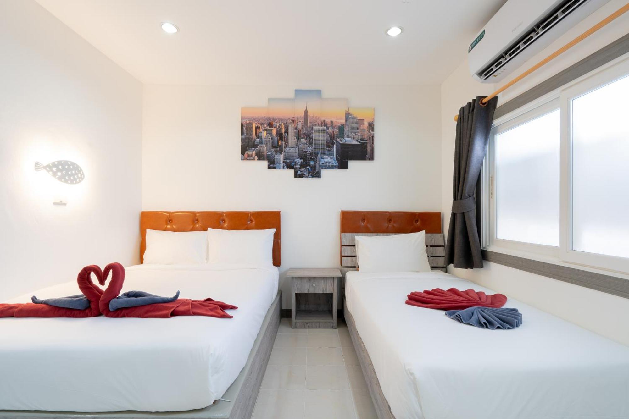 Square One Hotel Patong Exterior photo